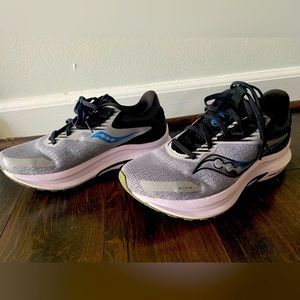 Saucony mens size 7 axon 2